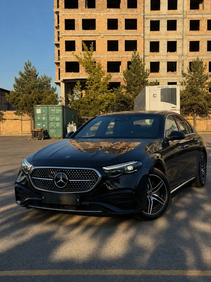 Mercedes-Benz E300, 2026