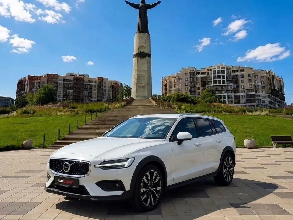 Volvo V60 Cross Country, 2024